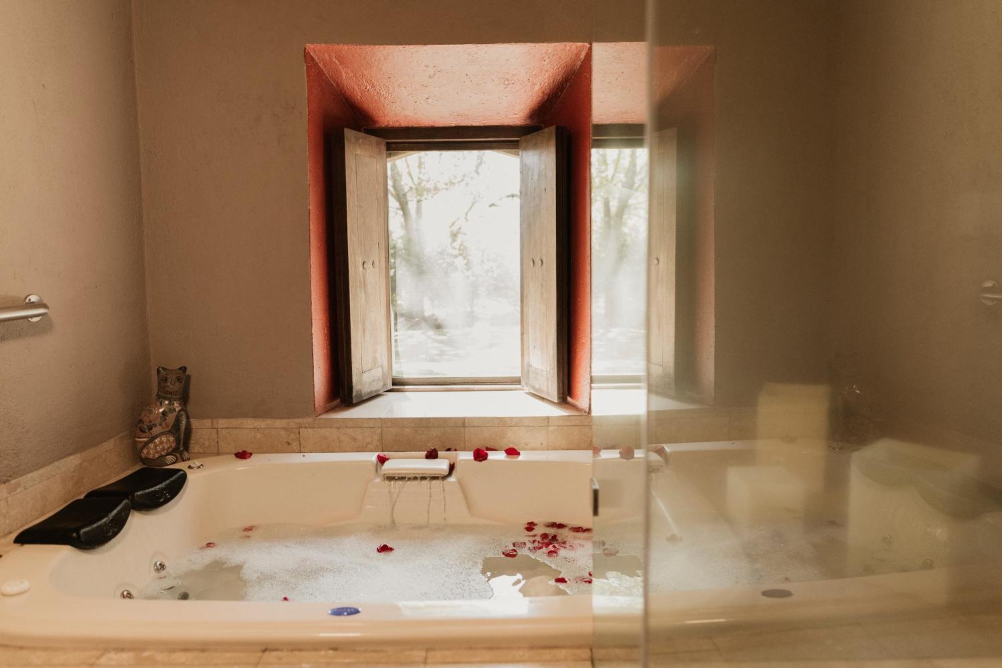 Suite con bañera de hidromasaje - Cama extragrande